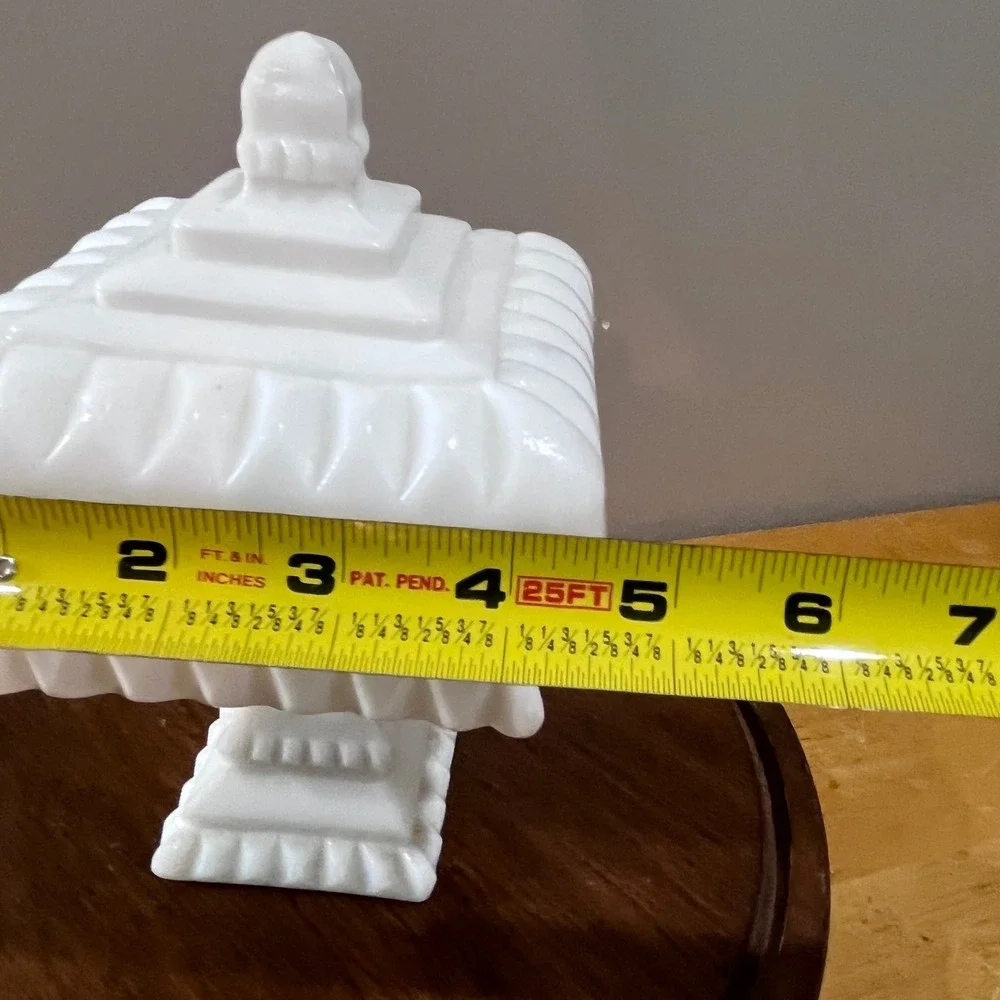 Vtg Westmoreland White Milk Glass Wedding Cake Box Dish Lidded Teardrop 7.5